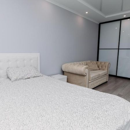 Затишна Квартира Apartment Тернопил Екстериор снимка